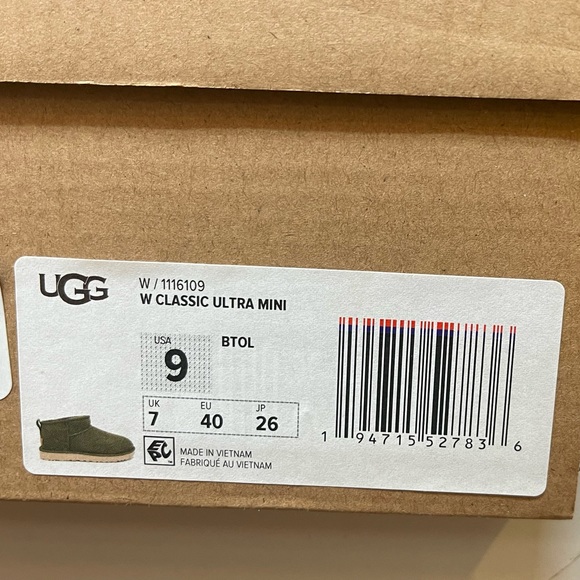🌲 NEW WITH TAGS🌲Ugg classic ultra mini color is BTOL size 8 - Picture 7 of 15